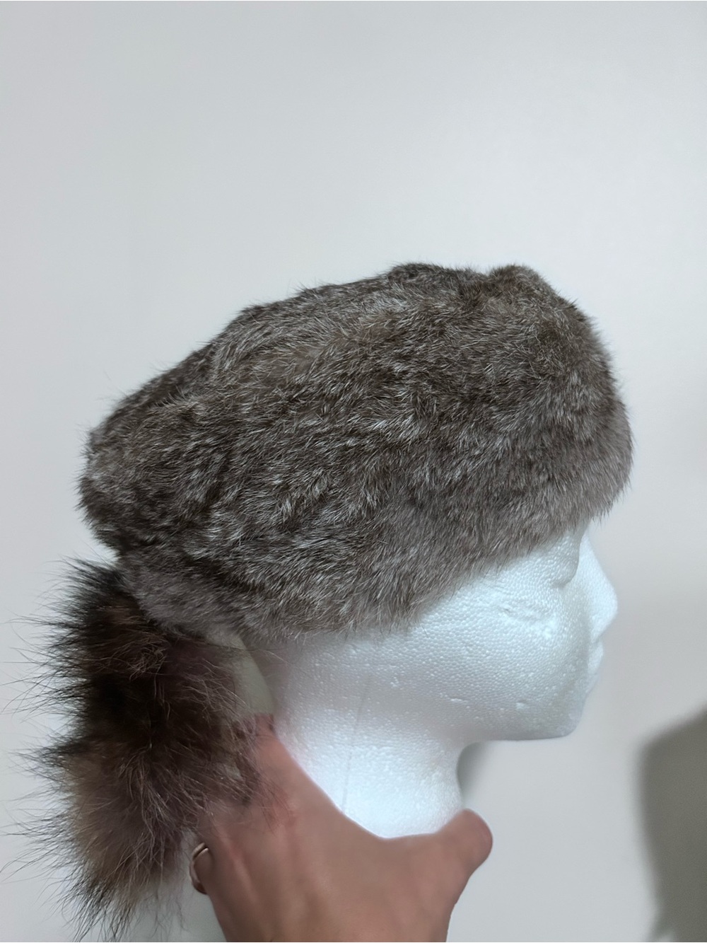 Coonskin Cap Rabbit Fur Hat Women's Size Small Raccoon Tail Brown/ cream